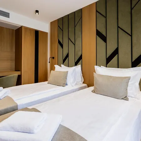 מלון Natura Seasons Boutique 4*