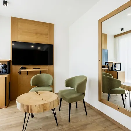 Natura Seasons Boutique מלון 4*