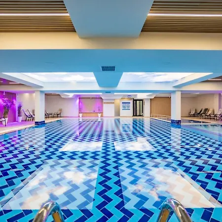 Natura Seasons Boutique מלון 4*