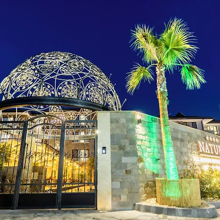 Natura Seasons Boutique 4* בורגאס