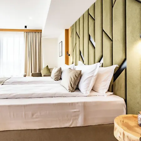 Natura Seasons Boutique 4* בורגאס
